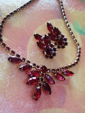 Luxurious Sparkling Red Crystals Statement Vintage Necklace &  Earring Set